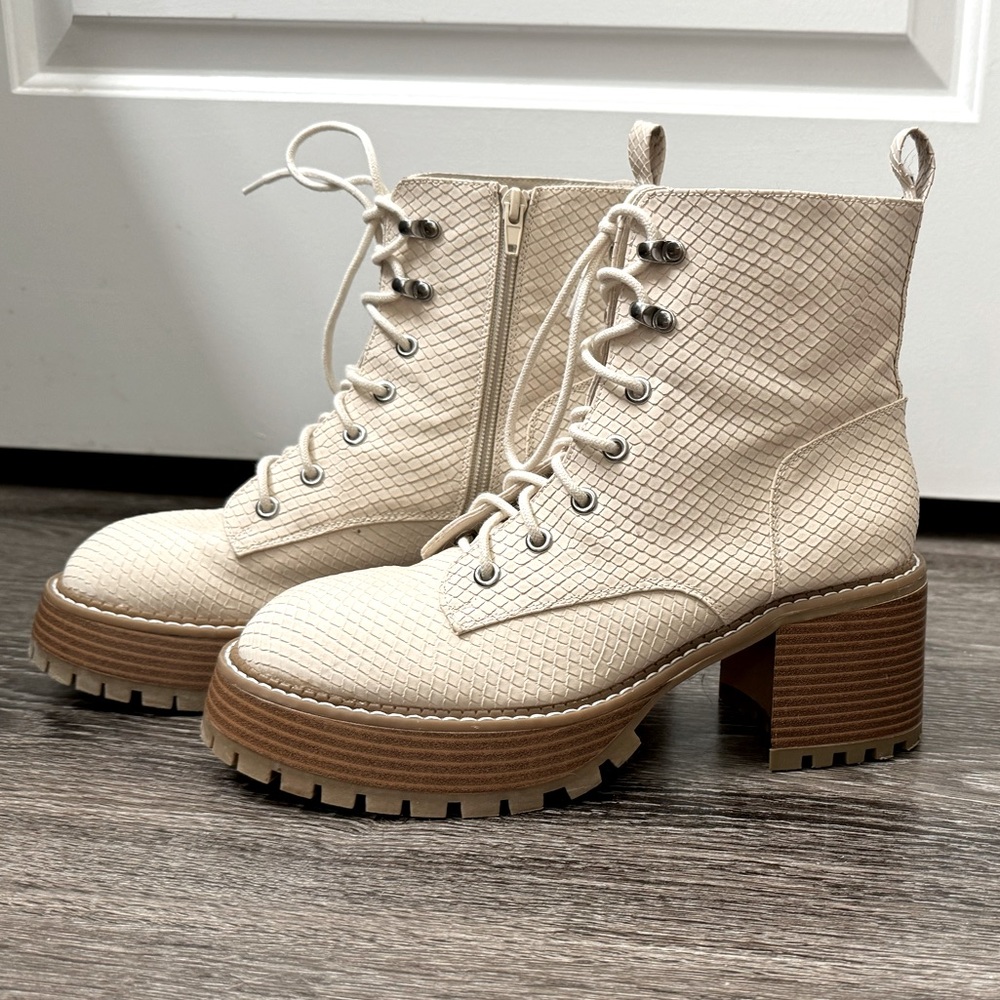 Chunky platform heel white lace up boots. NWOT. 9